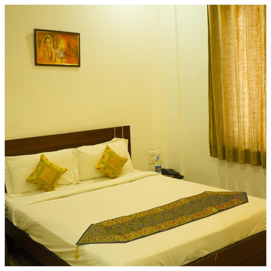 Hotel Dream Villa In อุเดเปอร์ ภายนอก รูปภาพ